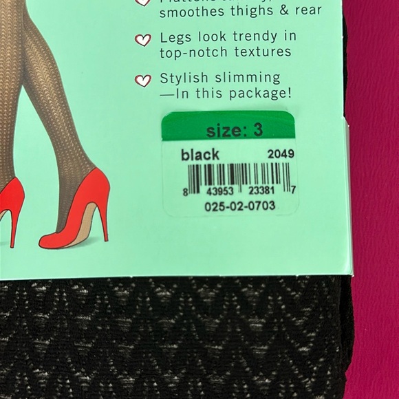 Assets by Spanx !!! Black Shaping Tights Textured Wishbone !! Spanx Size 3 NIB!! - Picture 2 of 5